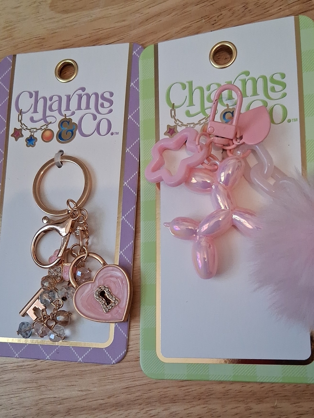 2 Keychains - Picture 4 of 5